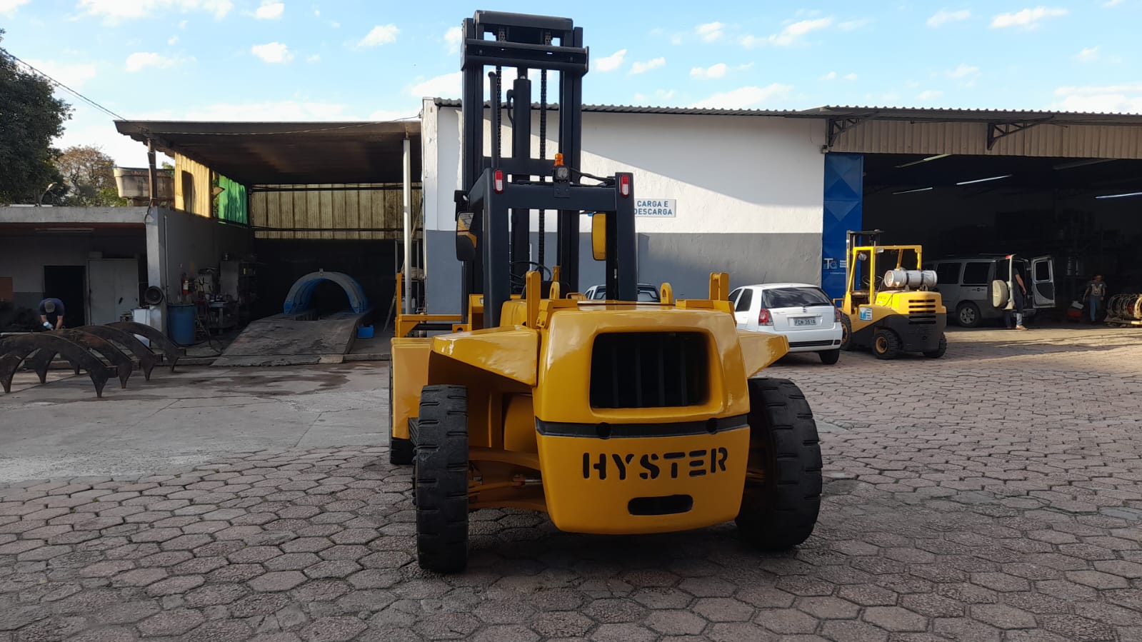 Empilhadeira á Combustão